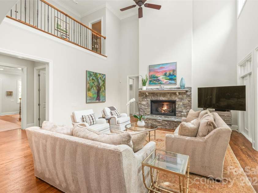 6831 Conservatory Lane, Charlotte, NC 28210.  MLS# CAR4256821, YatesRealty ID 14913. 