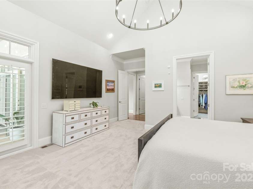 6831 Conservatory Lane, Charlotte, NC 28210.  MLS# CAR4256821, YatesRealty ID 14913. 