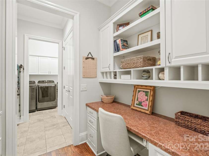 6831 Conservatory Lane, Charlotte, NC 28210.  MLS# CAR4256821, YatesRealty ID 14913. 