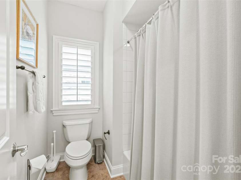 6831 Conservatory Lane, Charlotte, NC 28210.  MLS# CAR4256821, YatesRealty ID 14913. 