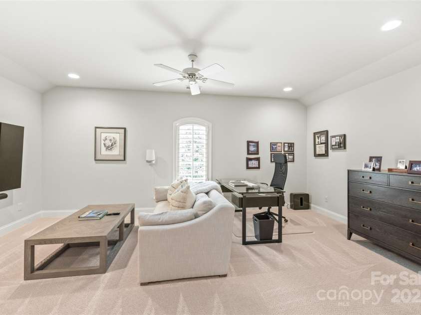 6831 Conservatory Lane, Charlotte, NC 28210.  MLS# CAR4256821, YatesRealty ID 14913. 
