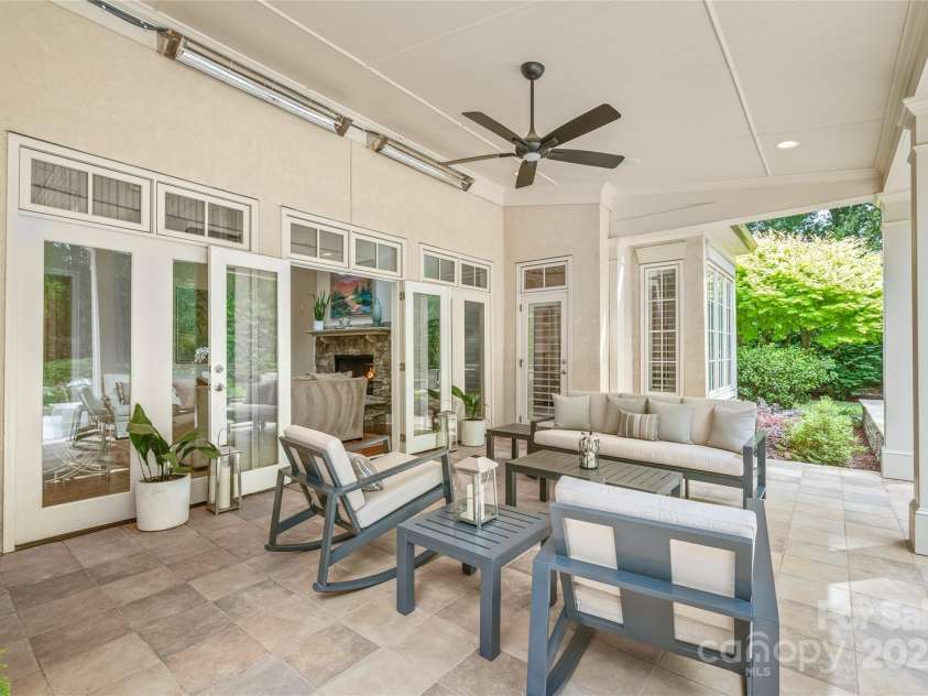6831 Conservatory Lane, Charlotte, NC 28210.  MLS# CAR4256821, YatesRealty ID 14913. 