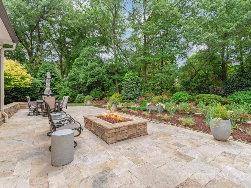 6831 Conservatory Lane, Charlotte, NC 28210.  MLS# CAR4256821, YatesRealty ID 14913. 