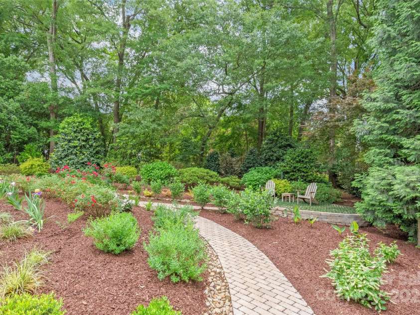 6831 Conservatory Lane, Charlotte, NC 28210.  MLS# CAR4256821, YatesRealty ID 14913. 