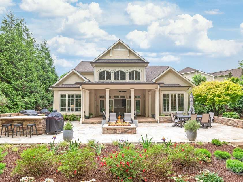 6831 Conservatory Lane, Charlotte, NC 28210.  MLS# CAR4256821, YatesRealty ID 14913. 