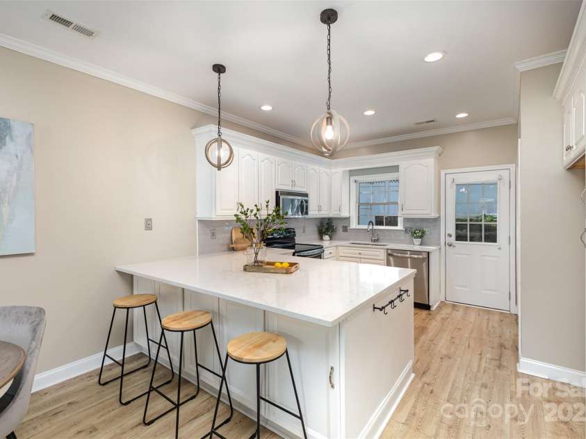 121 Quality Drive, Mount Holly, NC 28120.  MLS# CAR4261152, YatesRealty ID 14916. 