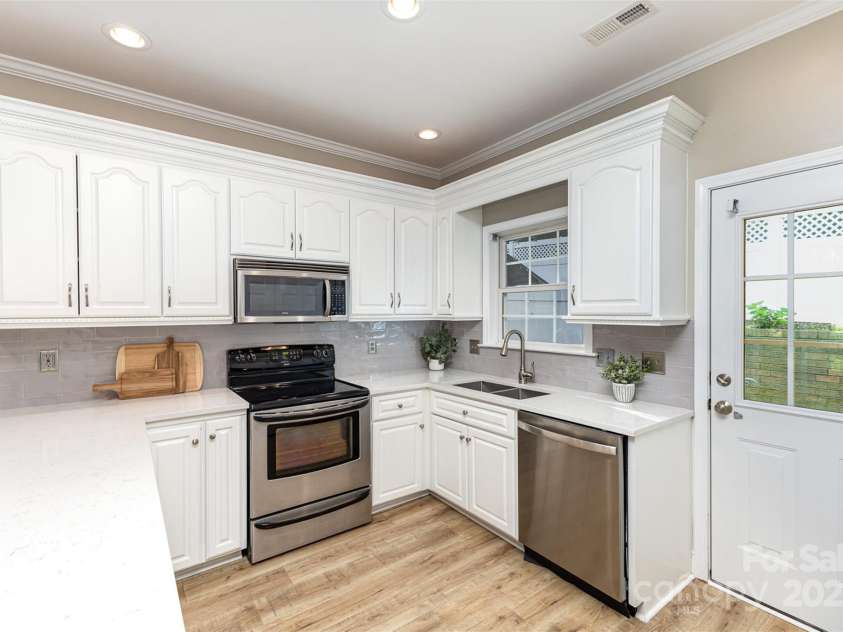 121 Quality Drive, Mount Holly, NC 28120.  MLS# CAR4261152, YatesRealty ID 14916. 