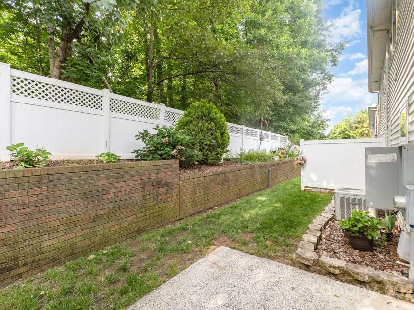 121 Quality Drive, Mount Holly, NC 28120.  MLS# CAR4261152, YatesRealty ID 14916. 