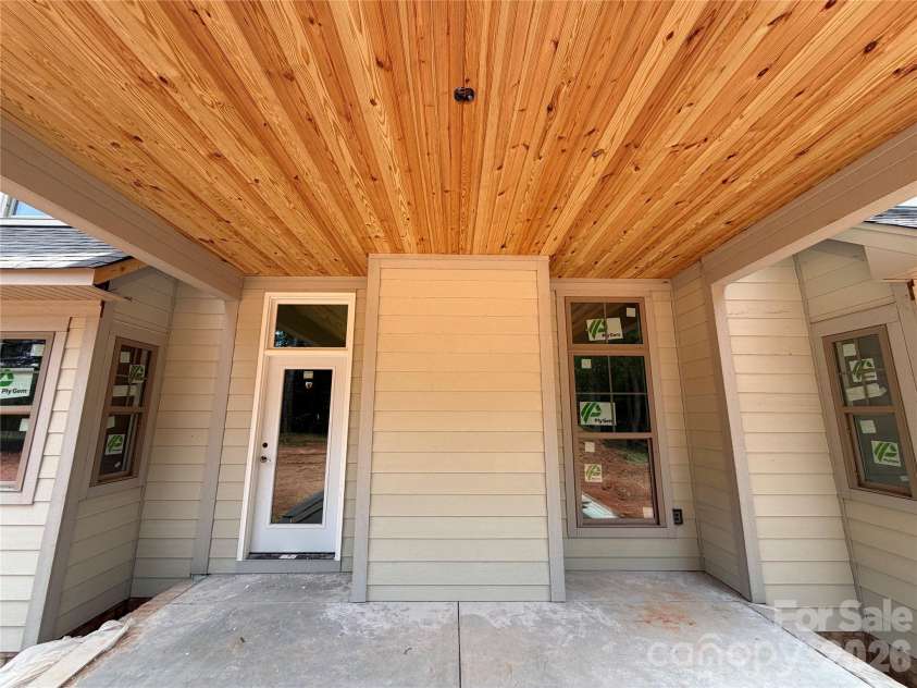 5977 Tipperary Drive, Denver, NC 28037.  MLS# CAR4373483, YatesRealty ID 14916. 