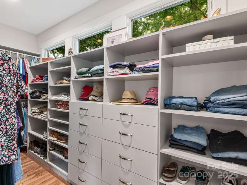 15 Bonnies Lane, Asheville, NC 28803.  MLS# CAR4252426, YatesRealty ID 14917. Primary closet.