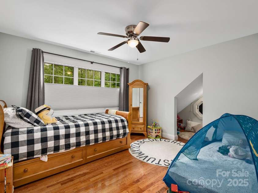 15 Bonnies Lane, Asheville, NC 28803.  MLS# CAR4252426, YatesRealty ID 14917. Upstairs bedroom #1 with cute little alcove