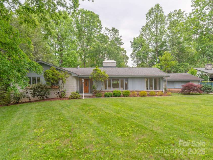 6 Browntown Road, Asheville, NC 28803.  MLS# CAR4262915, YatesRealty ID 14918. Front Exterior