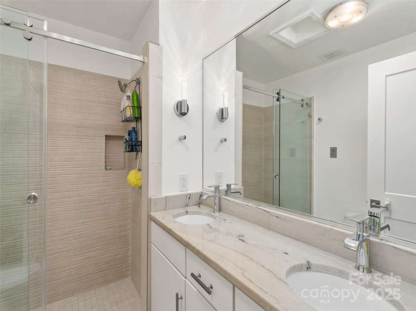 6 Browntown Road, Asheville, NC 28803.  MLS# CAR4262915, YatesRealty ID 14918. Hall Shared Bath for Bedroom 2 & 3