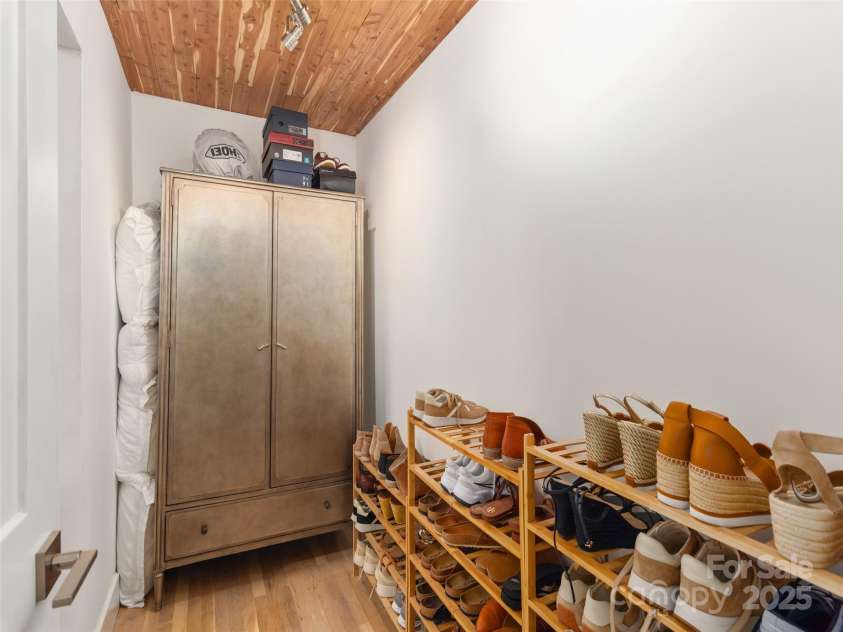6 Browntown Road, Asheville, NC 28803.  MLS# CAR4262915, YatesRealty ID 14918. Primary Closet