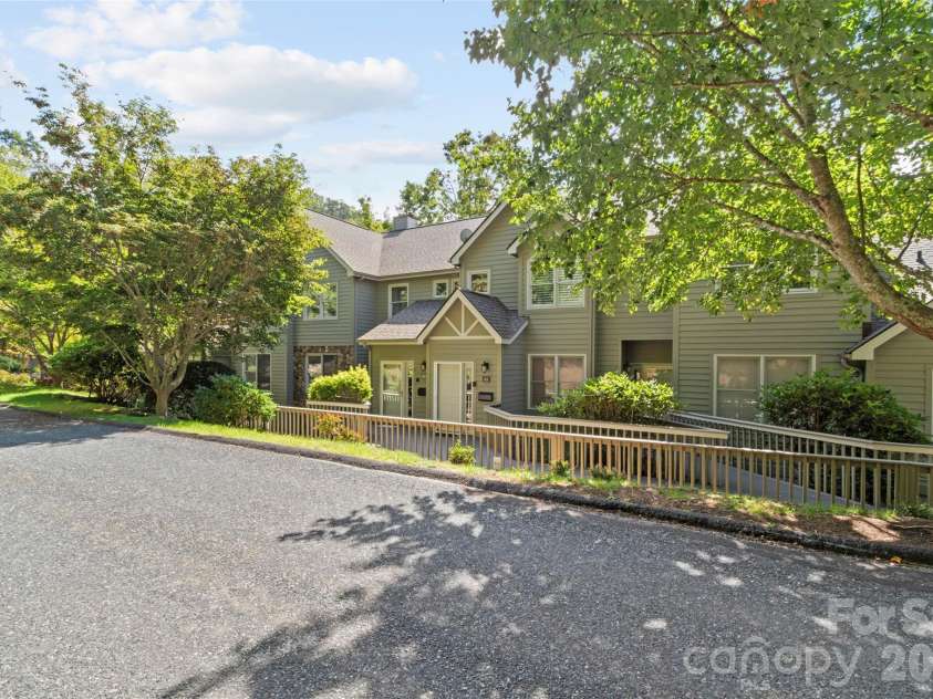 220 Stoney Falls Loop, Burnsville, NC 28714.  MLS# CAR4373084, YatesRealty ID 14919. 