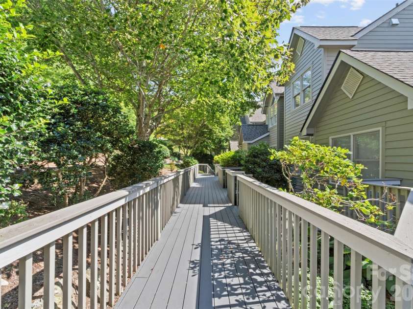 220 Stoney Falls Loop, Burnsville, NC 28714.  MLS# CAR4373084, YatesRealty ID 14919. 