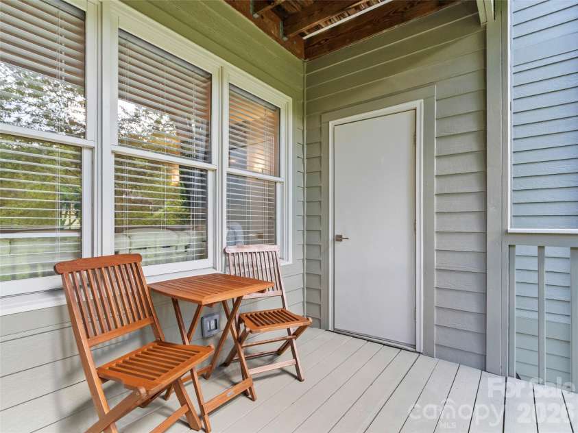 220 Stoney Falls Loop, Burnsville, NC 28714.  MLS# CAR4373084, YatesRealty ID 14919. 