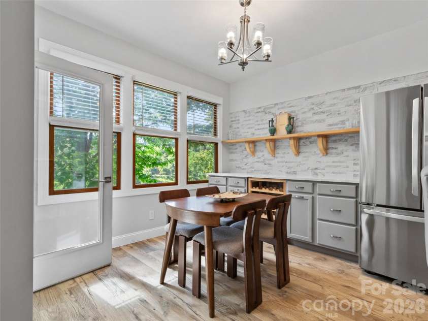 220 Stoney Falls Loop, Burnsville, NC 28714.  MLS# CAR4373084, YatesRealty ID 14919. 