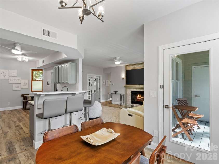 220 Stoney Falls Loop, Burnsville, NC 28714.  MLS# CAR4373084, YatesRealty ID 14919. 
