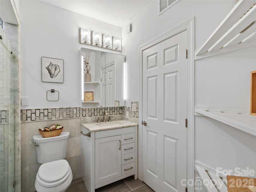 220 Stoney Falls Loop, Burnsville, NC 28714.  MLS# CAR4373084, YatesRealty ID 14919. 