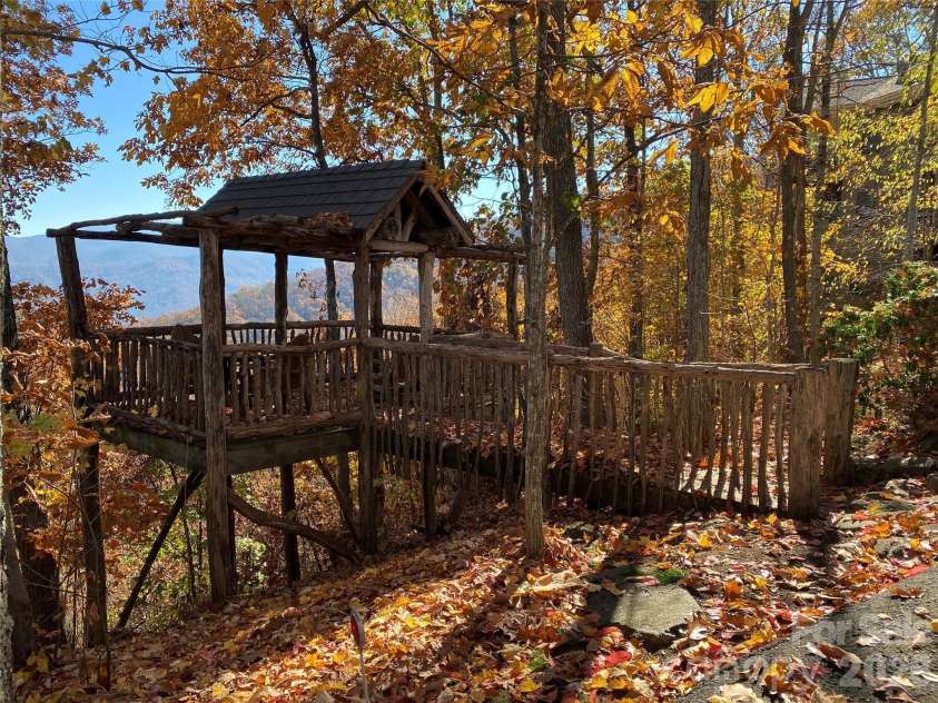 220 Stoney Falls Loop, Burnsville, NC 28714.  MLS# CAR4373084, YatesRealty ID 14919. 