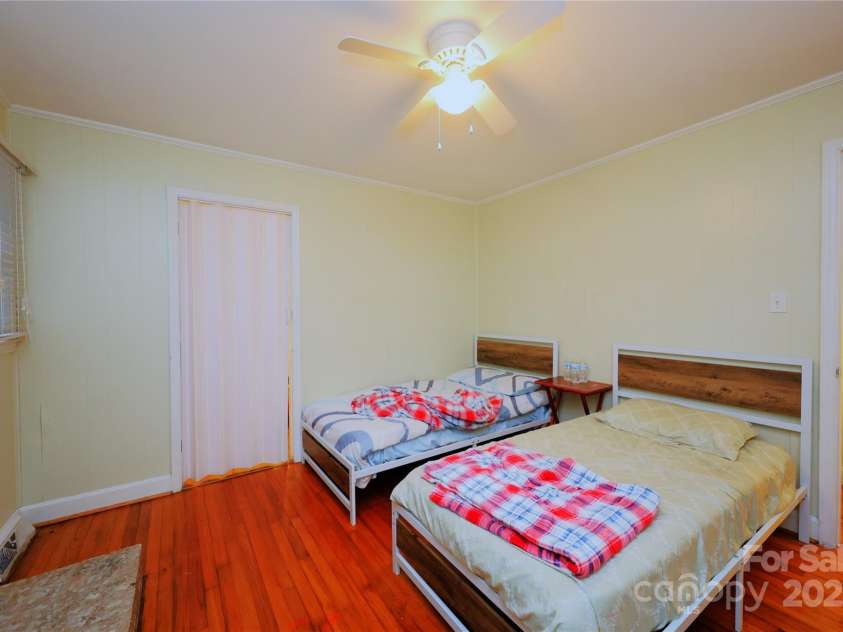 3016 Boston Avenue, Charlotte, NC 28212.  MLS# CAR4258590, YatesRealty ID 14919. 