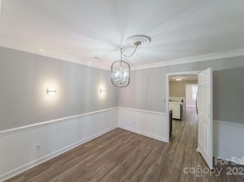 4351 Woodglen Lane, Charlotte, NC 28226.  MLS# CAR4237723, YatesRealty ID 14920. 