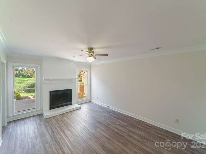 4351 Woodglen Lane, Charlotte, NC 28226.  MLS# CAR4237723, YatesRealty ID 14920. 