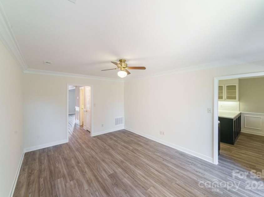 4351 Woodglen Lane, Charlotte, NC 28226.  MLS# CAR4237723, YatesRealty ID 14920. 