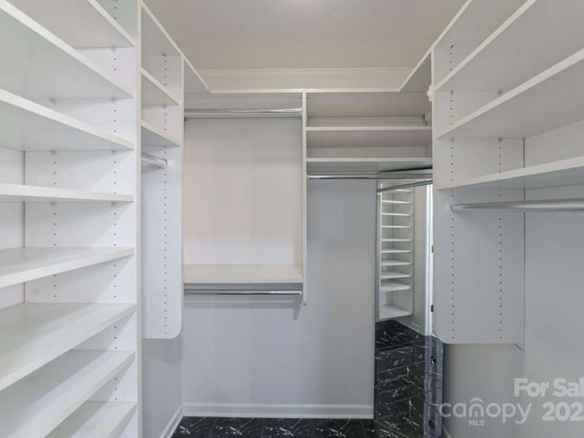 4351 Woodglen Lane, Charlotte, NC 28226.  MLS# CAR4237723, YatesRealty ID 14920. 