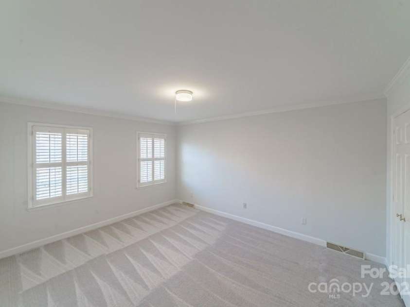 4351 Woodglen Lane, Charlotte, NC 28226.  MLS# CAR4237723, YatesRealty ID 14920. 