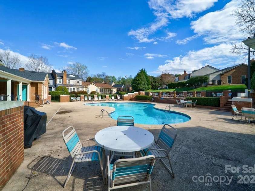 4351 Woodglen Lane, Charlotte, NC 28226.  MLS# CAR4237723, YatesRealty ID 14920. 