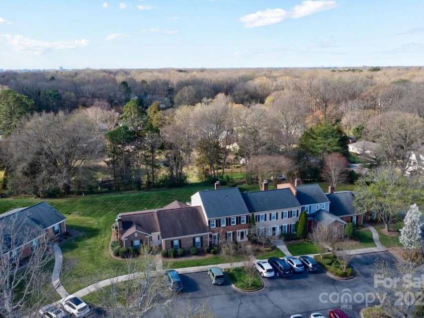 4351 Woodglen Lane, Charlotte, NC 28226.  MLS# CAR4237723, YatesRealty ID 14920. 