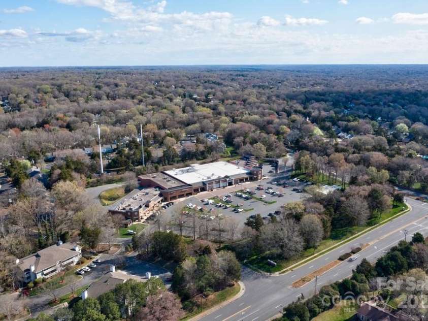 4351 Woodglen Lane, Charlotte, NC 28226.  MLS# CAR4237723, YatesRealty ID 14920. 