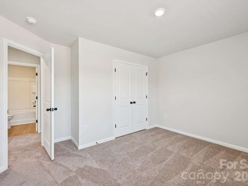 718 Willow Estates Drive, Shelby, NC 28150.  MLS# CAR4374043, YatesRealty ID 14921. 