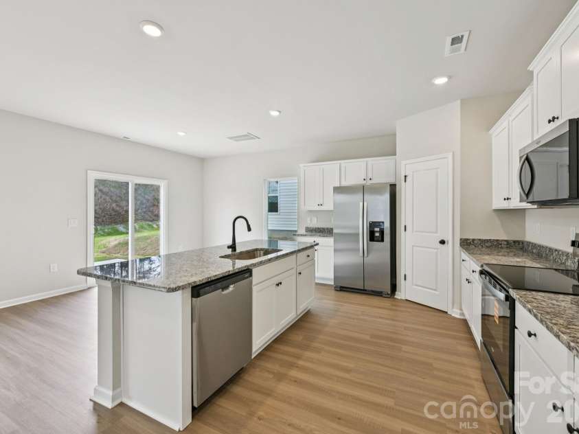 718 Willow Estates Drive, Shelby, NC 28150.  MLS# CAR4374043, YatesRealty ID 14921. 