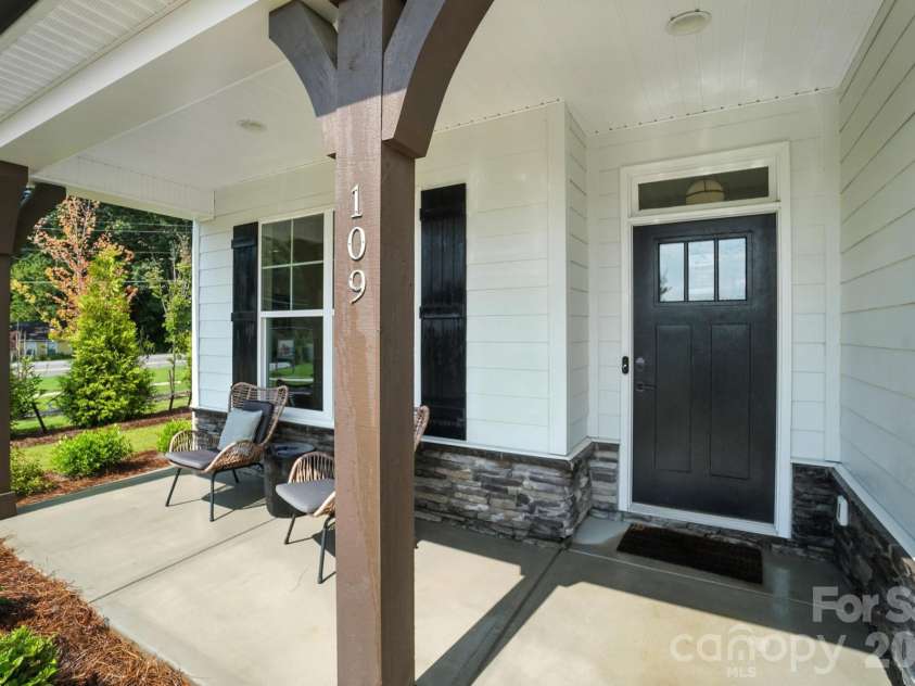 109 Summerhill Drive, Mooresville, NC 28115.  MLS# CAR4373648, YatesRealty ID 14922. Front porch