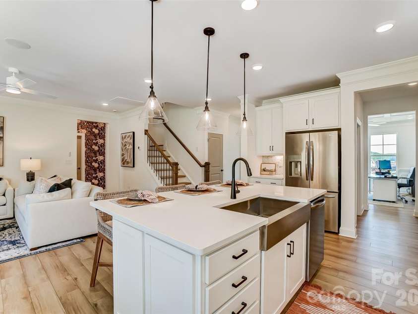 109 Summerhill Drive, Mooresville, NC 28115.  MLS# CAR4373648, YatesRealty ID 14922. Kitchen