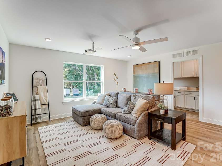 109 Summerhill Drive, Mooresville, NC 28115.  MLS# CAR4373648, YatesRealty ID 14922. Loft
