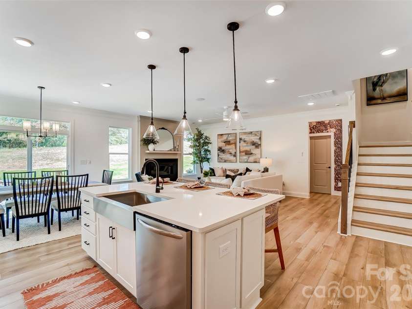109 Summerhill Drive, Mooresville, NC 28115.  MLS# CAR4373648, YatesRealty ID 14922. Open floorplan