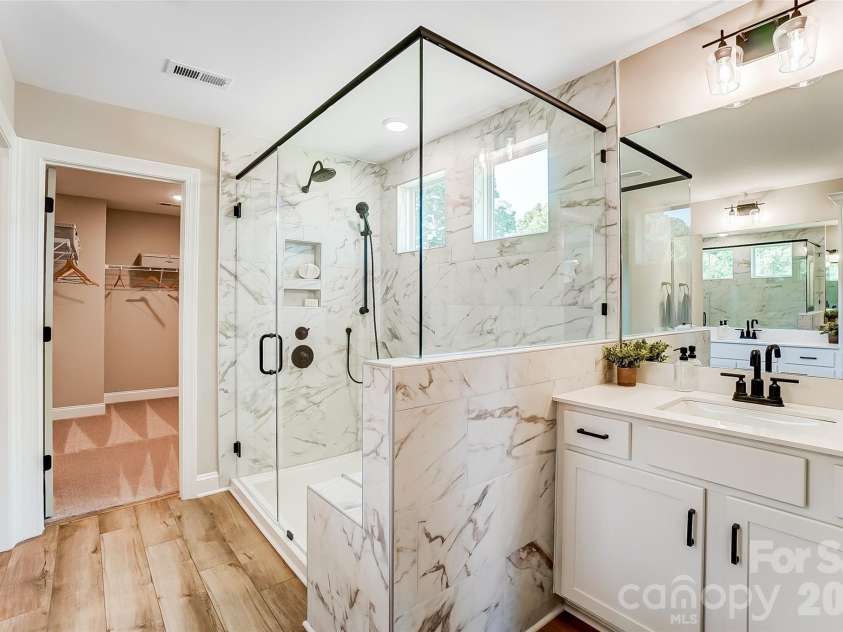 109 Summerhill Drive, Mooresville, NC 28115.  MLS# CAR4373648, YatesRealty ID 14922. Primary bathroom