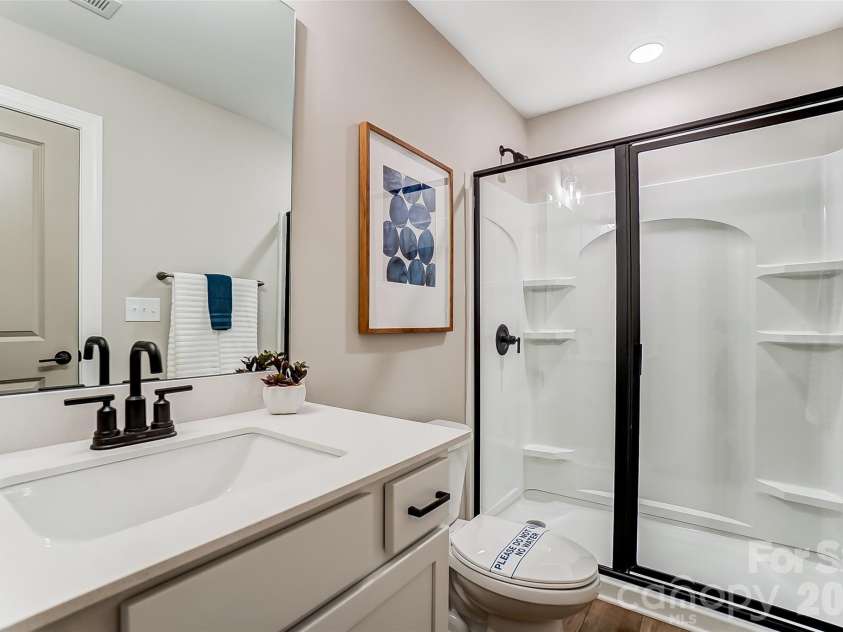 109 Summerhill Drive, Mooresville, NC 28115.  MLS# CAR4373648, YatesRealty ID 14922. Third-floor bathroom