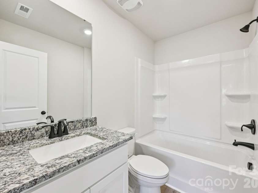 806 Willow Estates Drive, Shelby, NC 28150.  MLS# CAR4374051, YatesRealty ID 14923. 