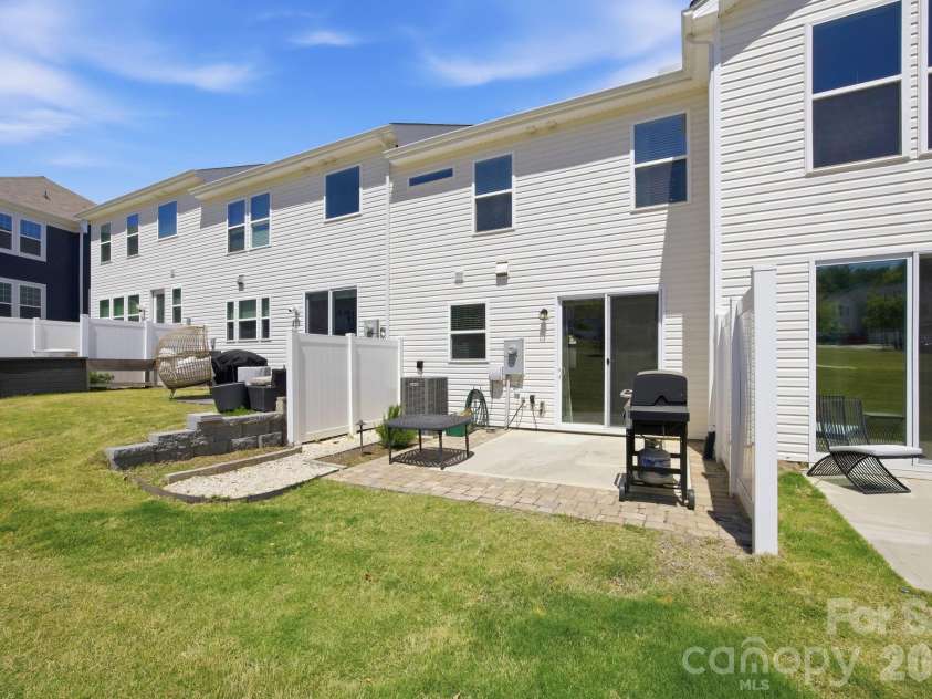 15617 Little Bluestem Street, Charlotte, NC 28278.  MLS# CAR4373465, YatesRealty ID 14925. 