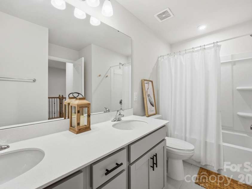 15617 Little Bluestem Street, Charlotte, NC 28278.  MLS# CAR4373465, YatesRealty ID 14925. Shared bath with dual vanities
