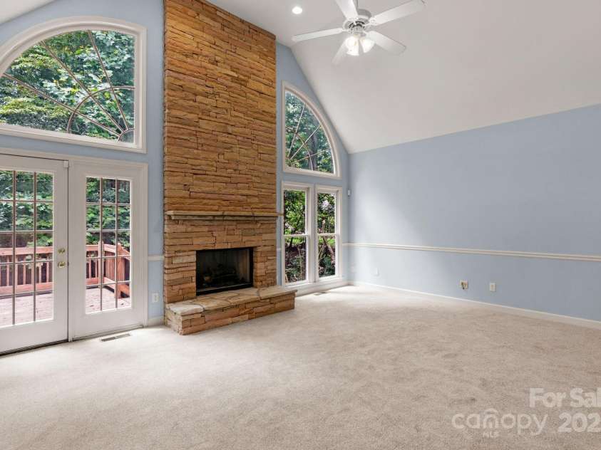 3109 Savannah Hills Drive, Matthews, NC 28105.  MLS# CAR4239036, YatesRealty ID 14925. 