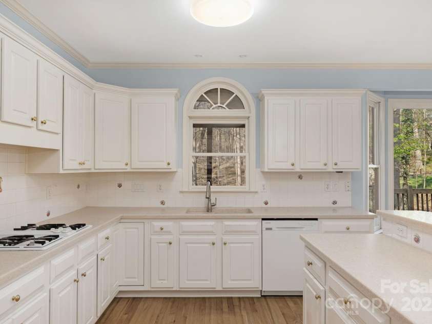 3109 Savannah Hills Drive, Matthews, NC 28105.  MLS# CAR4239036, YatesRealty ID 14925. 