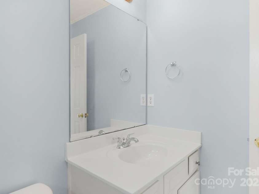 3109 Savannah Hills Drive, Matthews, NC 28105.  MLS# CAR4239036, YatesRealty ID 14925. 