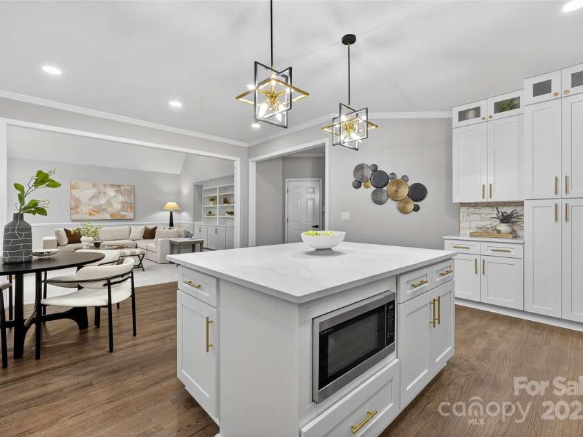 3109 Savannah Hills Drive, Matthews, NC 28105.  MLS# CAR4311056, YatesRealty ID 14925. 