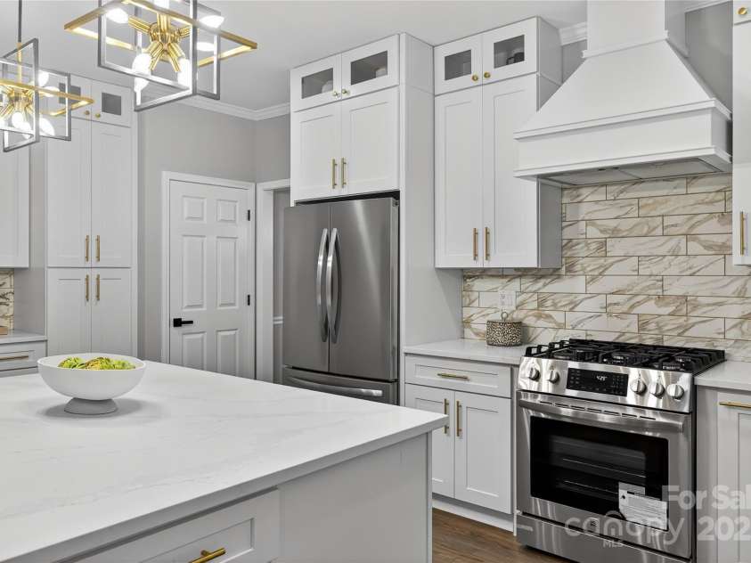 3109 Savannah Hills Drive, Matthews, NC 28105.  MLS# CAR4311056, YatesRealty ID 14925. 